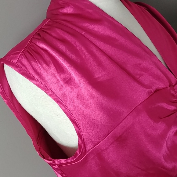 NWOT Le Château ruched sleeveless blouse - Picture 7 of 10